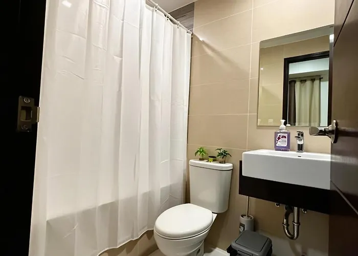 8 Newtown Boulevard Mactan Newtown Aparthotel Punta Engaño