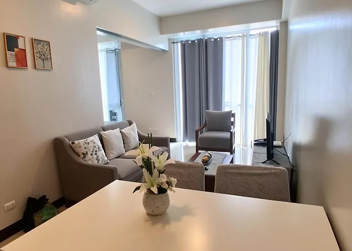 8 Newtown Boulevard Mactan Newtown Aparthotel Punta Engaño